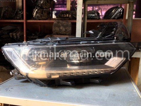 Volkswagen Passat Sağ Ön Far çıkma parça