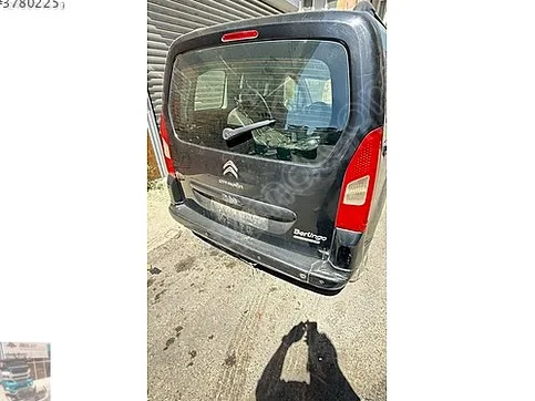 Citroen Berlingo Bagaj Kapağı çıkma parça - Bulut Otomotiv Orjinal Çıkma ve Yedek Parça İzmir