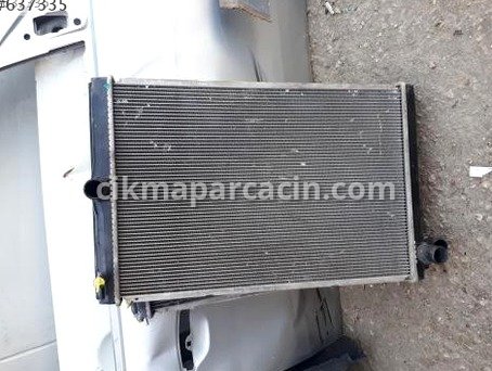 Toyota Corolla Radyatör çıkma parça