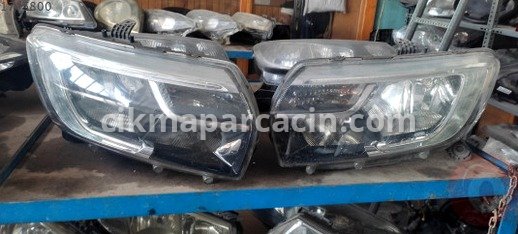 Dacia Duster Sağ Ön Far çıkma parça