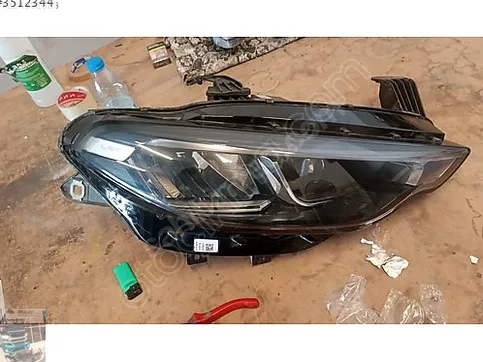 Fiat Egea Sağ Ön Far çıkma parça - Bulut Otomotiv Orjinal Çıkma ve Yedek Parça İzmir