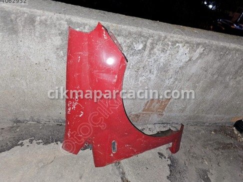 Fiat Punto Sağ Ön Çamurluk çıkma parça