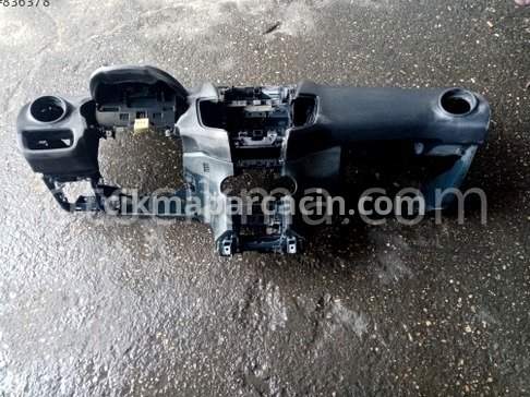 Ford Fiesta Göğüs çıkma parça