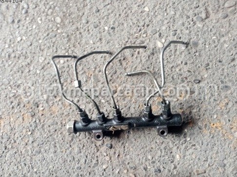Ford Focus Enjektör Kütüğü çıkma parça