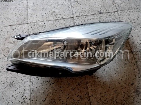 Ford Kuga Far çıkma parça