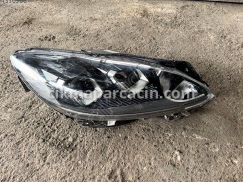 Ford Kuga Far çıkma parça