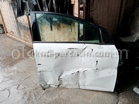 Ford Focus Sağ Ön Kapı çıkma parça