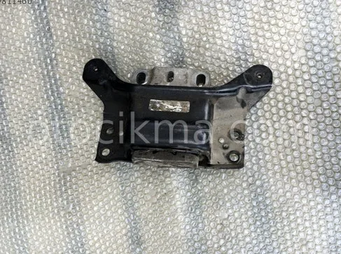Volkswagen Golf Şanzıman Takozu çıkma parça - Bulut Otomotiv Orjinal Çıkma ve Yedek Parça İzmir