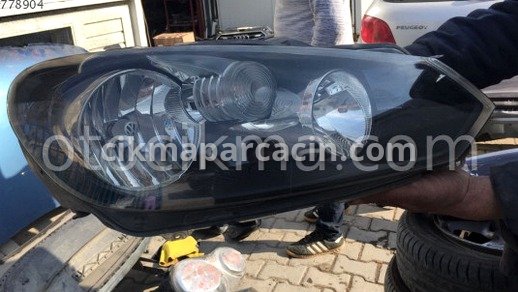 Volkswagen Golf Sağ Ön Far çıkma parça