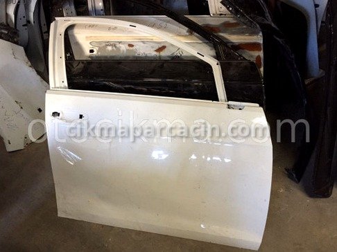 Volkswagen Golf Sağ Ön Kapı çıkma parça
