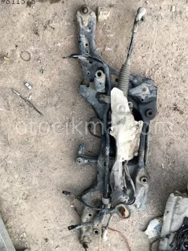 Volkswagen Golf Radyatör Traversi çıkma parça - Bulut Otomotiv Orjinal Çıkma ve Yedek Parça İzmir