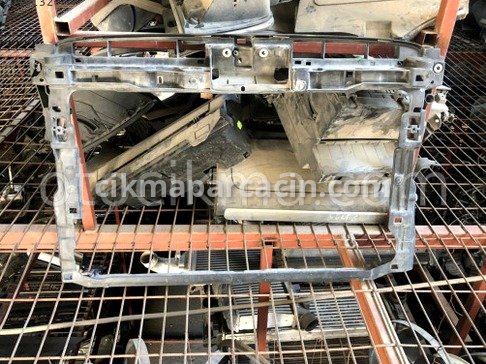 Volkswagen Golf Ön Panel çıkma parça