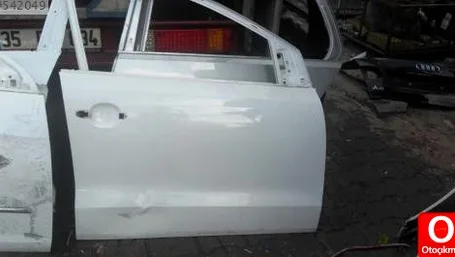 Volkswagen Golf Sağ Ön Kapı çıkma parça - Bulut Otomotiv Orjinal Çıkma ve Yedek Parça İzmir
