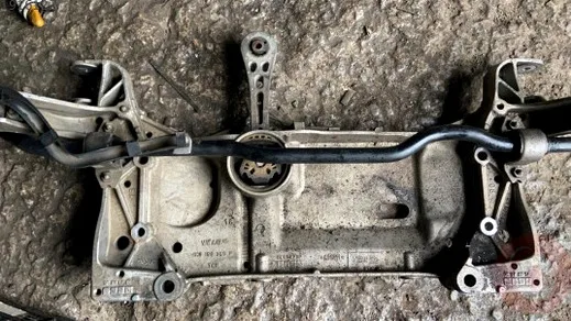 Volkswagen Golf Radyatör Traversi çıkma parça - Bulut Otomotiv Orjinal Çıkma ve Yedek Parça İzmir