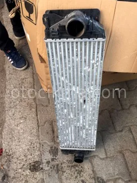 Volkswagen Crafter Turbo Radyatörü çıkma parça - Bulut Otomotiv Orjinal Çıkma ve Yedek Parça İzmir