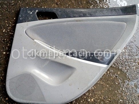 Hyundai Accent Sağ Arka Kapı çıkma parça