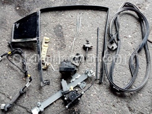 Hyundai Accent Sağ Arka Kapı çıkma parça