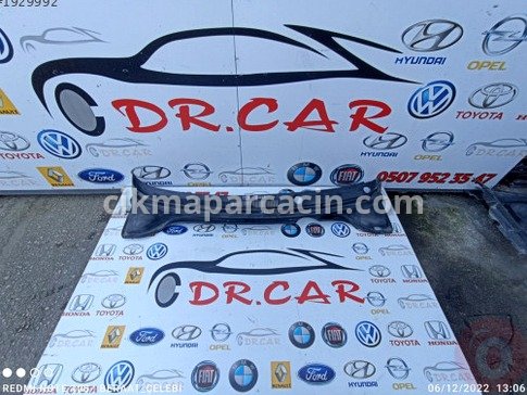 Hyundai i20 Ön Cam Izgarası çıkma parça