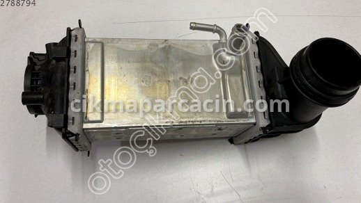 Volkswagen Scirocco İntercooler çıkma parça