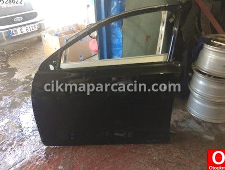 Volkswagen Jetta Sağ Ön Kapı çıkma parça