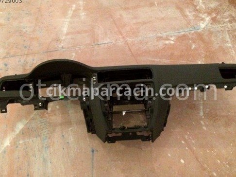 Volkswagen Jetta Torpido Kapağı çıkma parça
