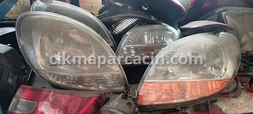 Renault Kangoo Sağ Ön Far çıkma parça
