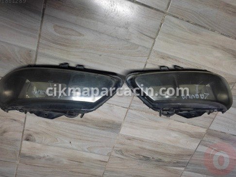 Renault Laguna Sağ Ön Far çıkma parça