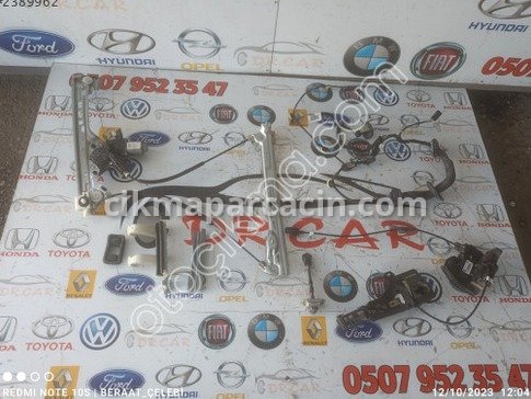 Renault Megane Sağ Ön Kapı çıkma parça
