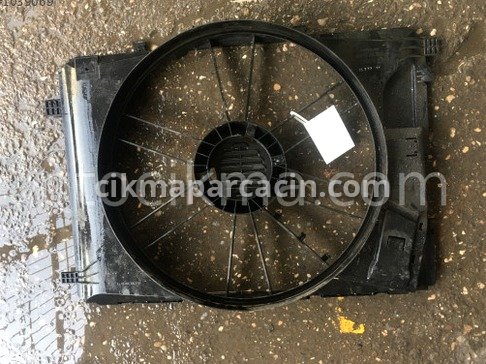 Mercedes-Benz 2 Fan Davlumbazı çıkma parça