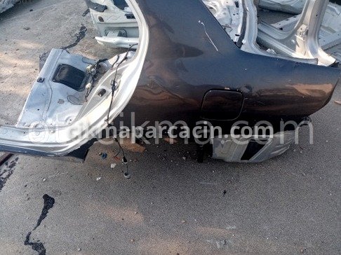 Mitsubishi Lancer Arka Çamurluk çıkma parça