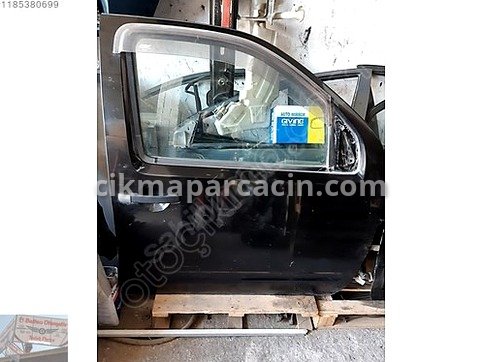 Nissan Navara Sağ Ön Kapı çıkma parça