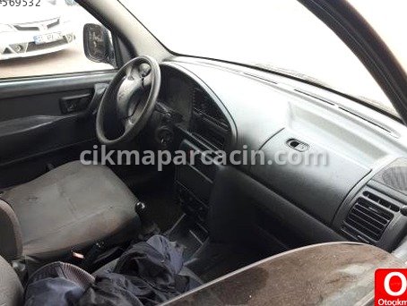 Mazda 2 çıkma parça