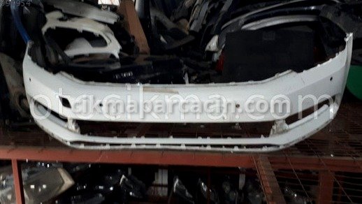 Volkswagen Passat Ön Tampon çıkma parça