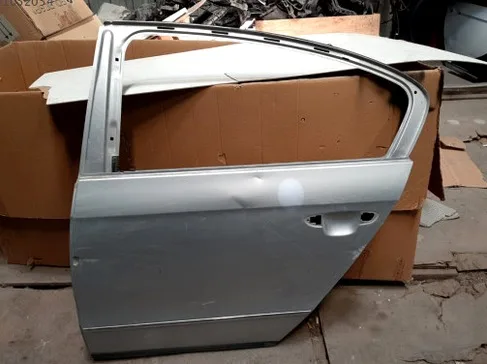 Volkswagen Passat Sol Arka Kapı çıkma parça - Bulut Otomotiv Orjinal Çıkma ve Yedek Parça İzmir