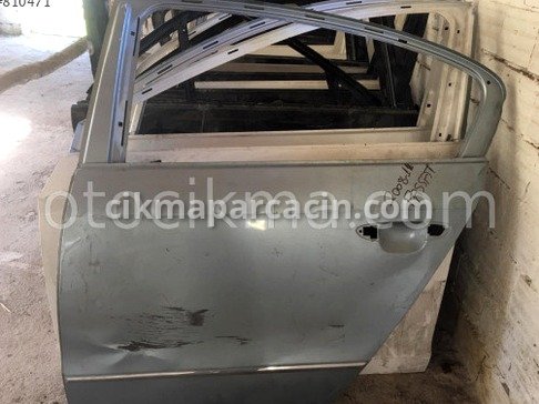 Volkswagen Passat Sol Ön Kapı çıkma parça