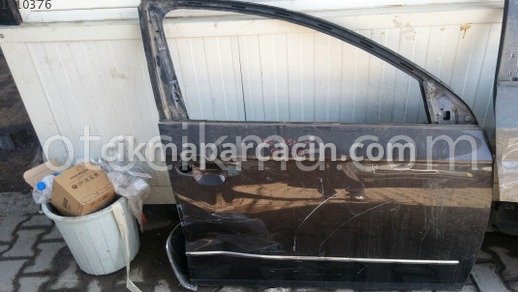 Volkswagen Passat Sağ Ön Kapı çıkma parça