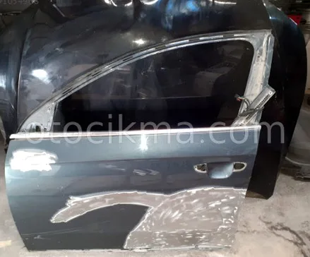 Volkswagen Passat Sol Ön Kapı çıkma parça