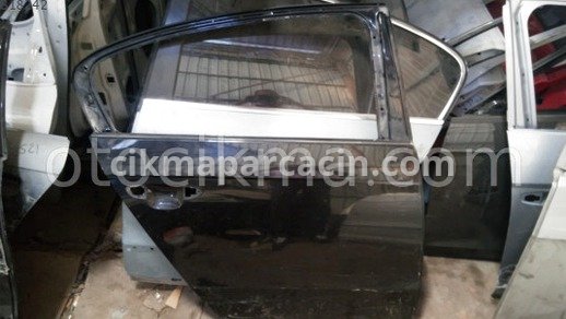 Volkswagen Passat Sağ Arka Kapı çıkma parça