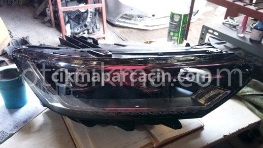 Volkswagen Passat Sağ Ön Far çıkma parça