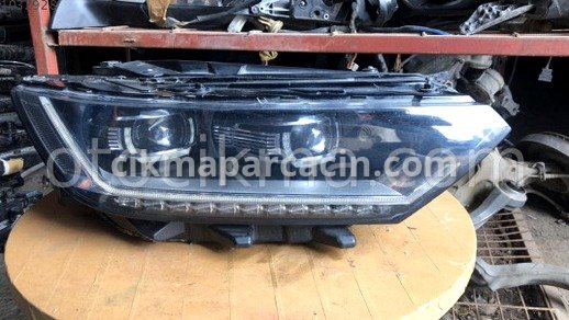Volkswagen Passat Sağ Ön Far çıkma parça