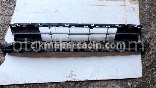 Volkswagen Passat Tampon Izgarası çıkma parça