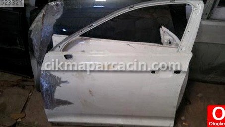 Volkswagen Passat Sol Ön Kapı çıkma parça