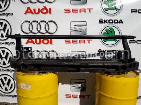 Volkswagen Passat Tampon Demiri çıkma parça