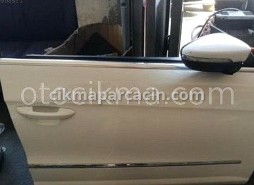 Volkswagen Passat Sağ Ön Kapı çıkma parça