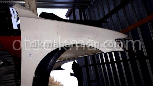 Volkswagen Passat Sağ Ön Çamurluk çıkma parça