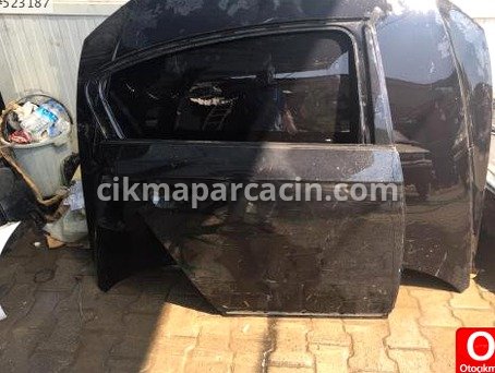 Volkswagen Passat Sağ Arka Kapı çıkma parça