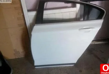 Volkswagen Passat Sol Arka Kapı çıkma parça - Bulut Otomotiv Orjinal Çıkma ve Yedek Parça İzmir