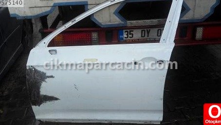 Volkswagen Passat Sol Ön Kapı çıkma parça