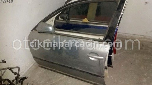 Volkswagen Passat Sol Ön Kapı çıkma parça