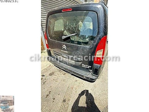 Peugeot Partner Arka Tampon çıkma parça